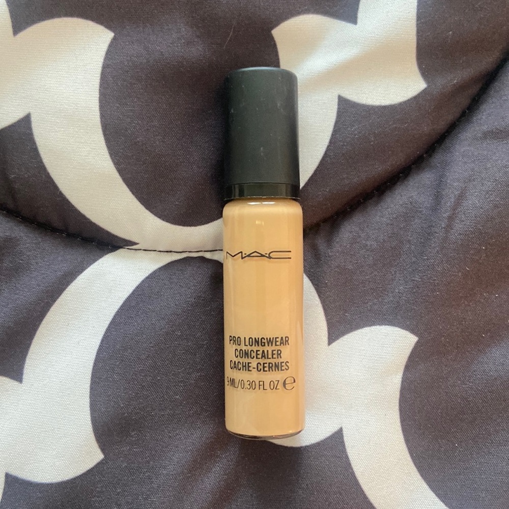 MAC pro longwear concealer